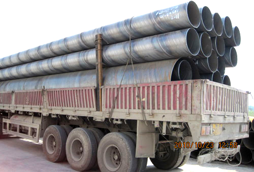 630<a href=http://m.njfangyuan.cn target=_blank class=infotextkey>螺旋焊接鋼管</a>裝車